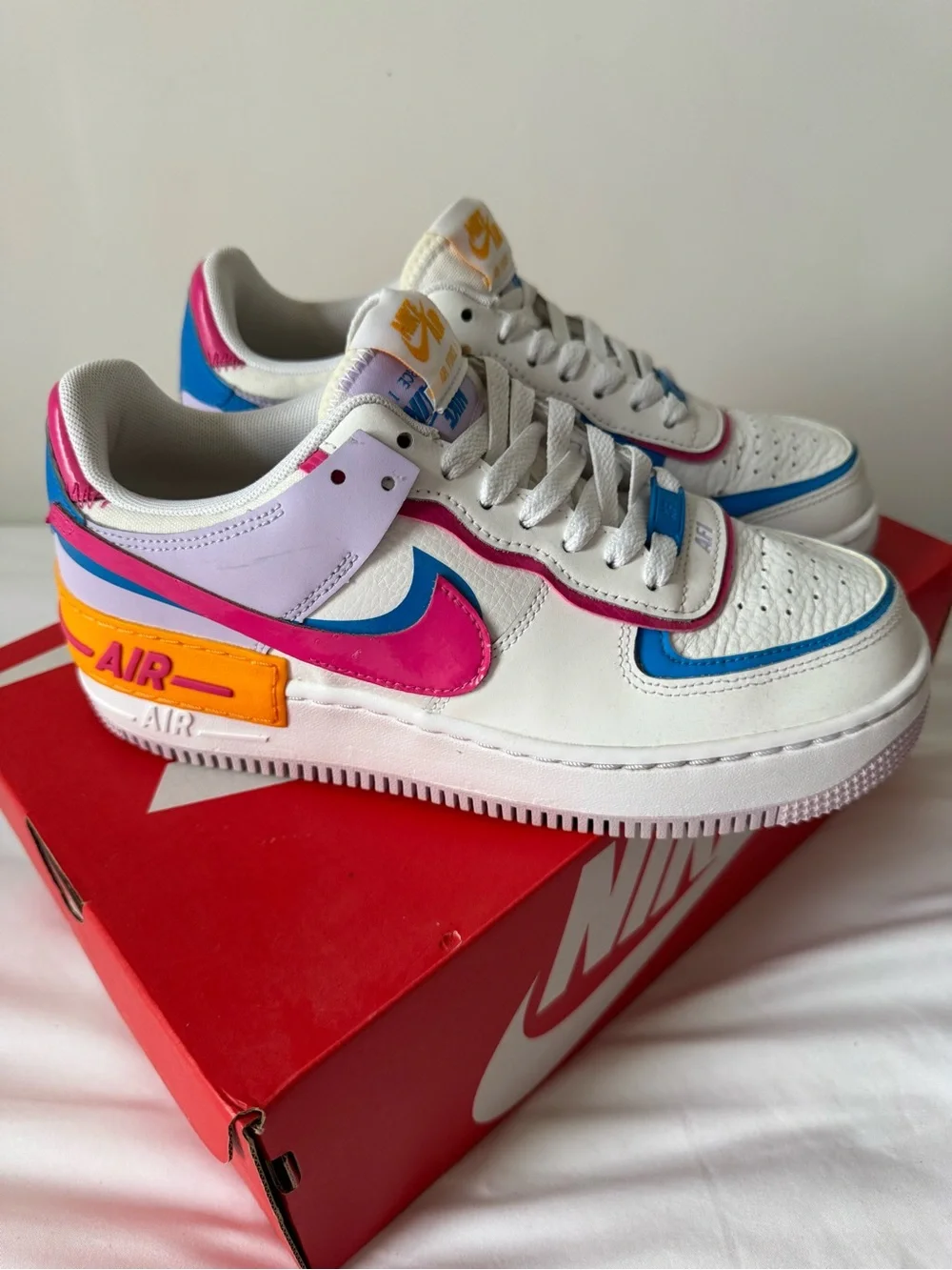 Nike women air max sc Sneakers — White with Pink, Blue & Orange Accents 7.5 size